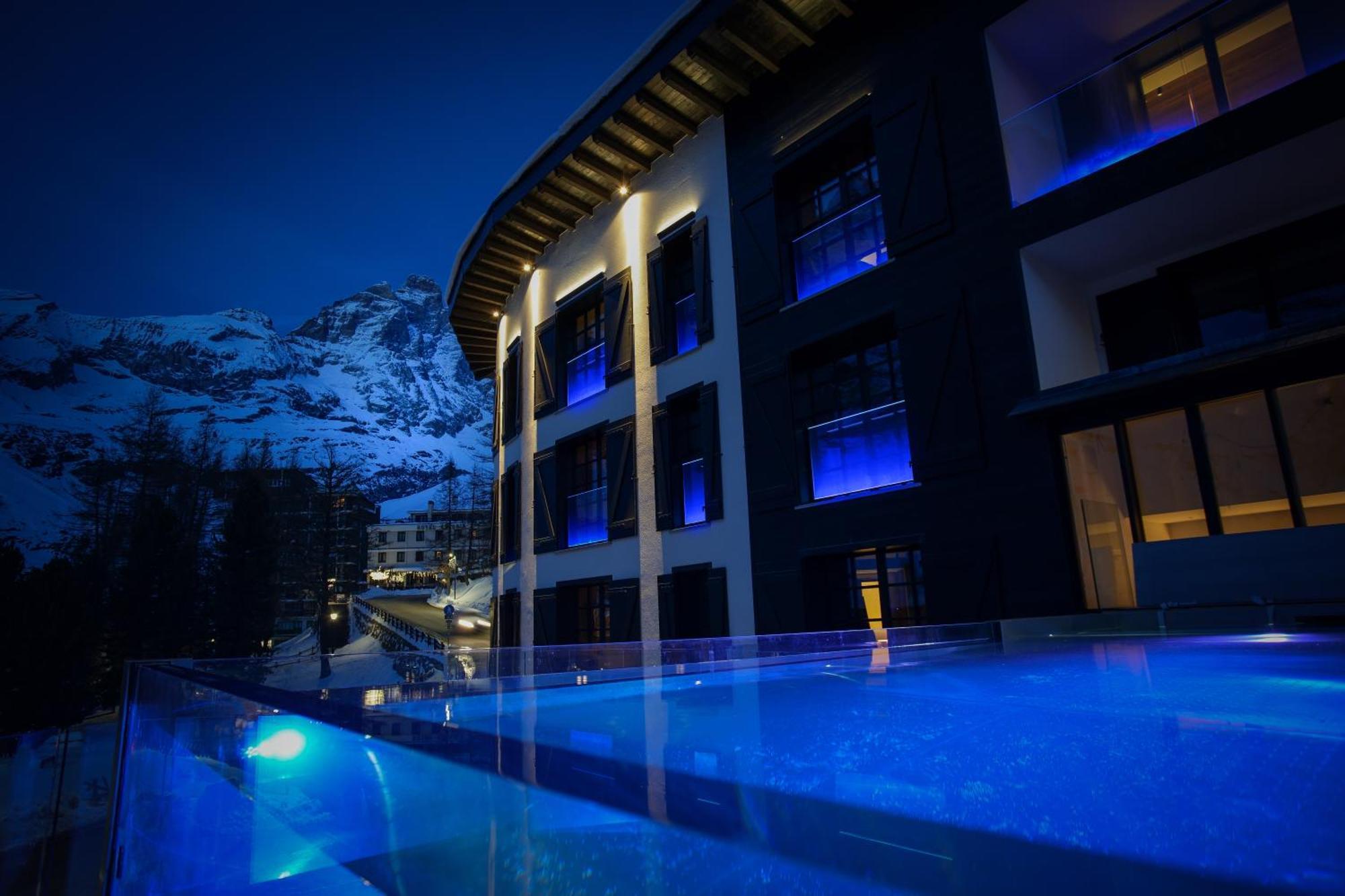 Hotel Al Piolet เบรยล์-แชร์วิเนีย ภายนอก รูปภาพ